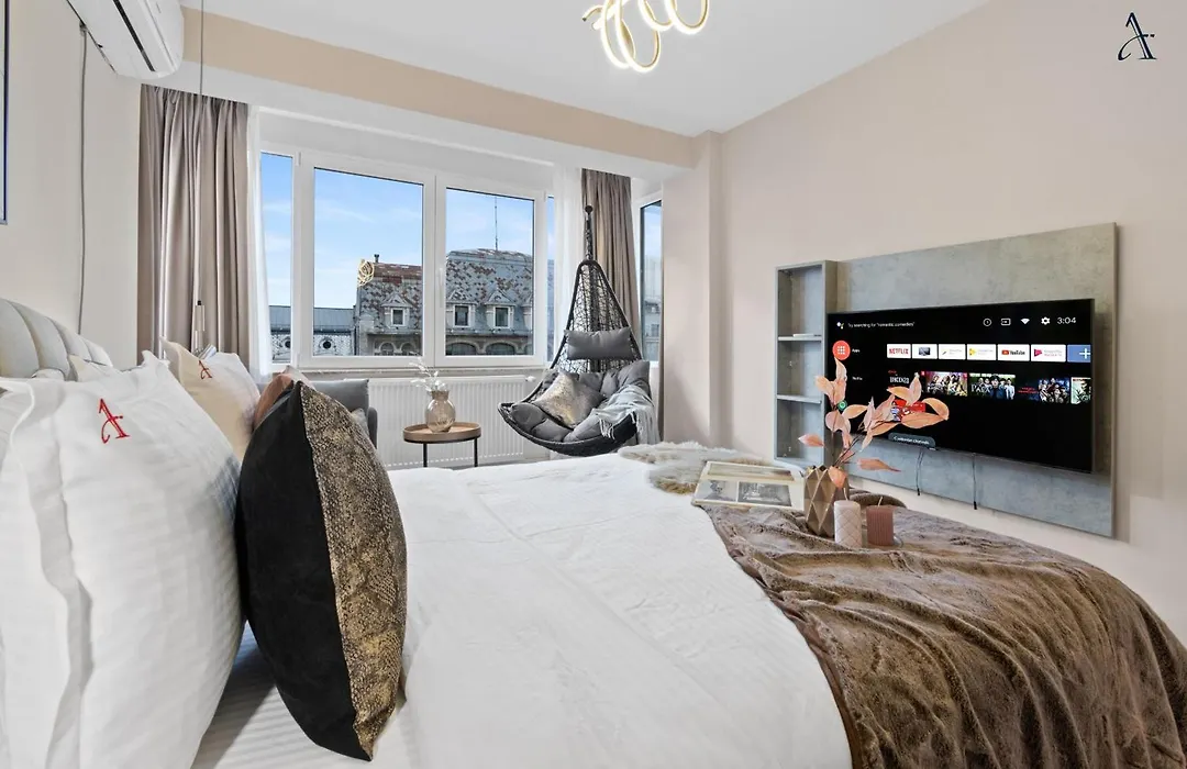 Penthouse Romana-1
